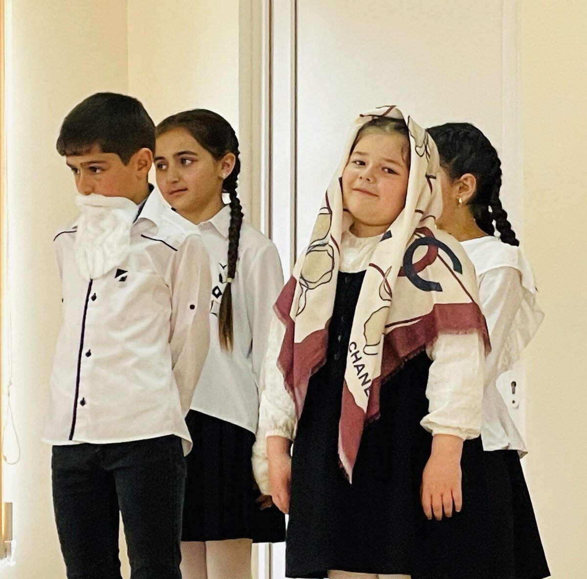 В Нагорном Карабахе состоялась методическая конференция учителей русского языка. Фоторяд