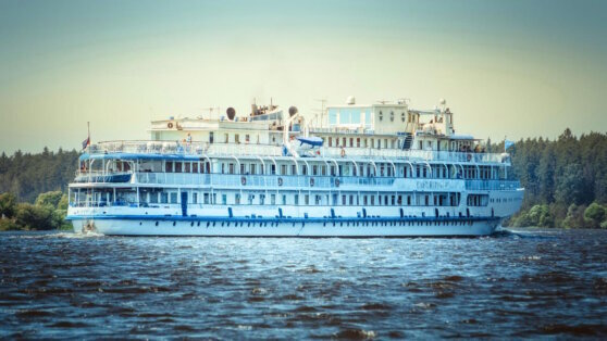    Судно со 113 пассажирами село на мель в Нижегородской области Даниил Шалонников