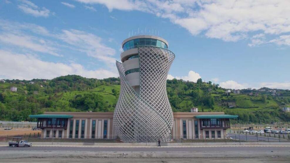 Диспетчерская вышка аэропорта Ризе-Артвин, Турция (по форме армуду напоминает тюльпан, а этот цветок - символ Османской империи и Турции, так что еще один довод в турецкое "армуду - наш!")