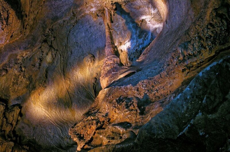 Пещеры у подножья горы Константинополь