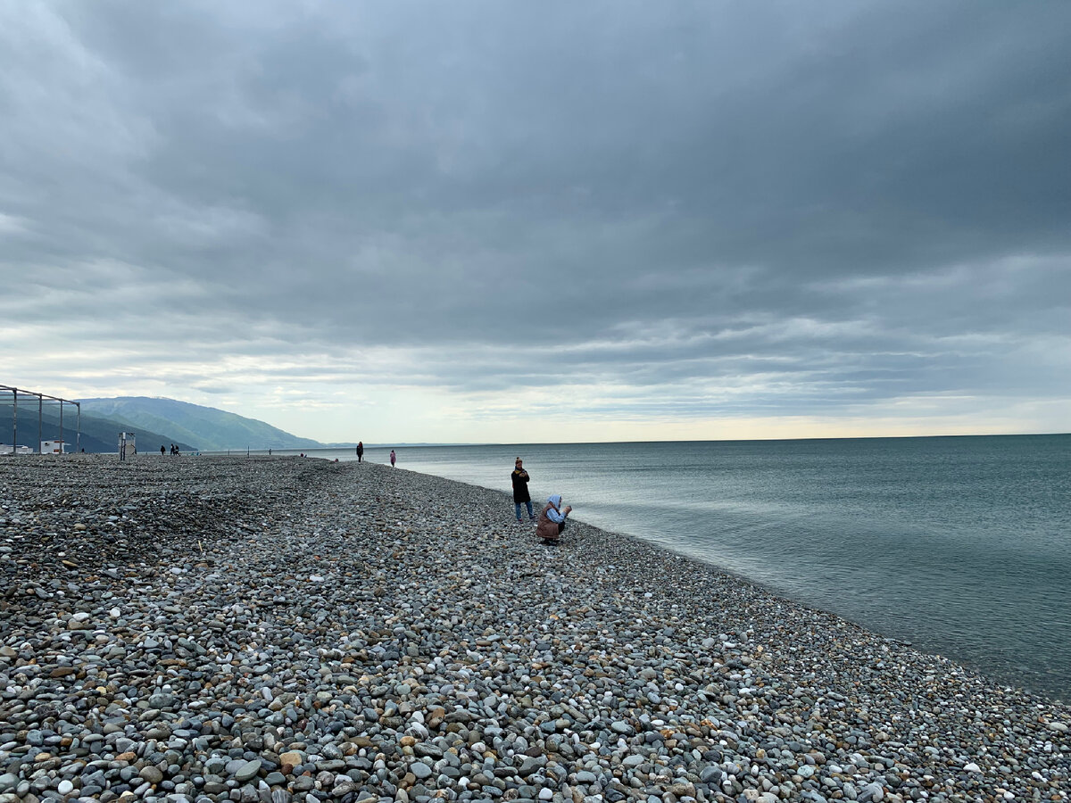 Пляж Имеретинки 7 мая. Мобильное фото автора