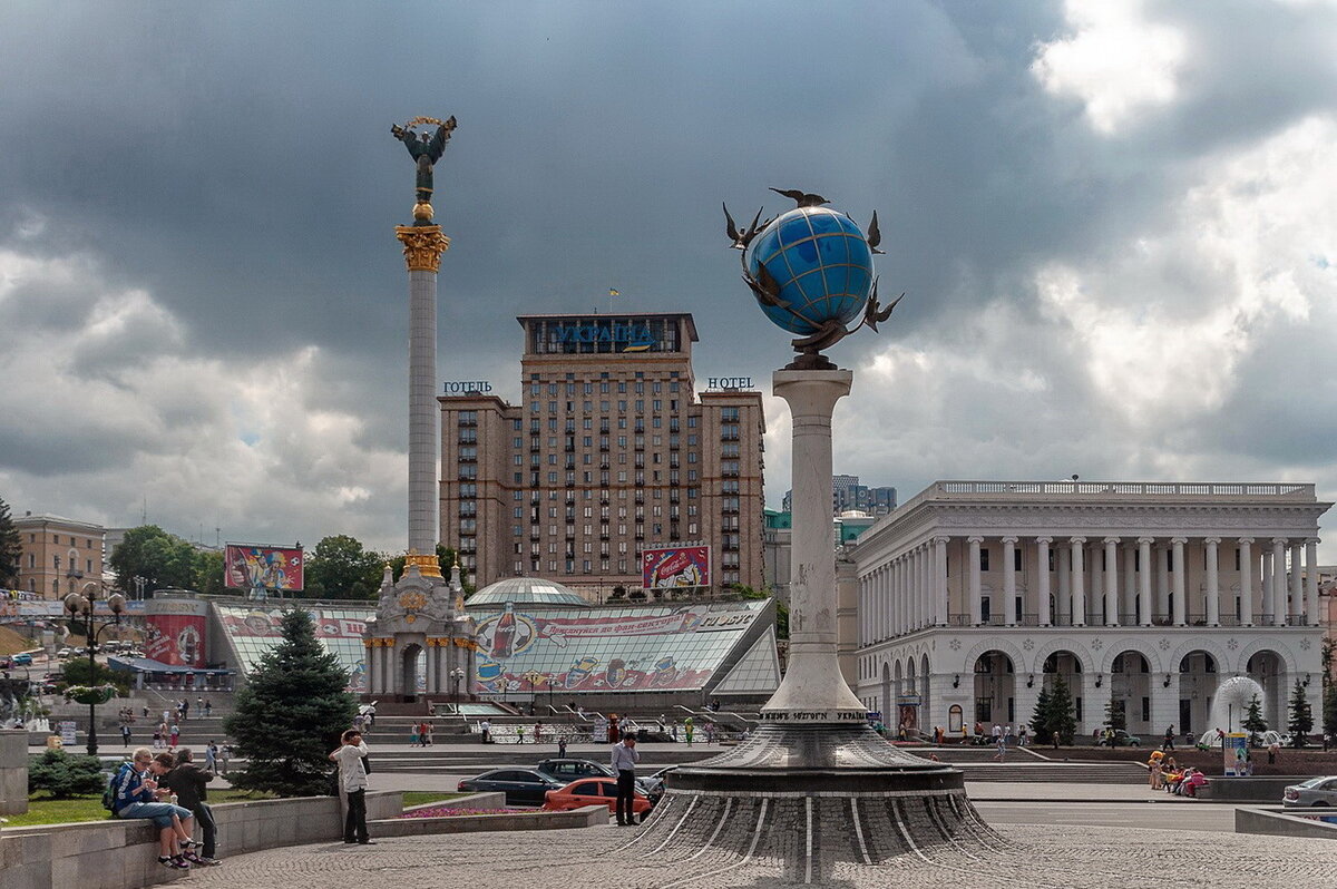 это где в центре града "Ку".   фото: картинки  яндекса. 