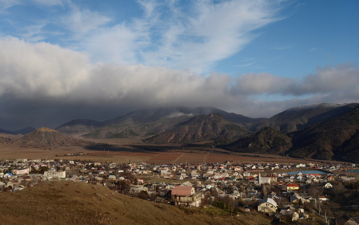 Фотограф Катя Рашкевич. Крым. Посёлок по старой трассе Судак-Алушта.