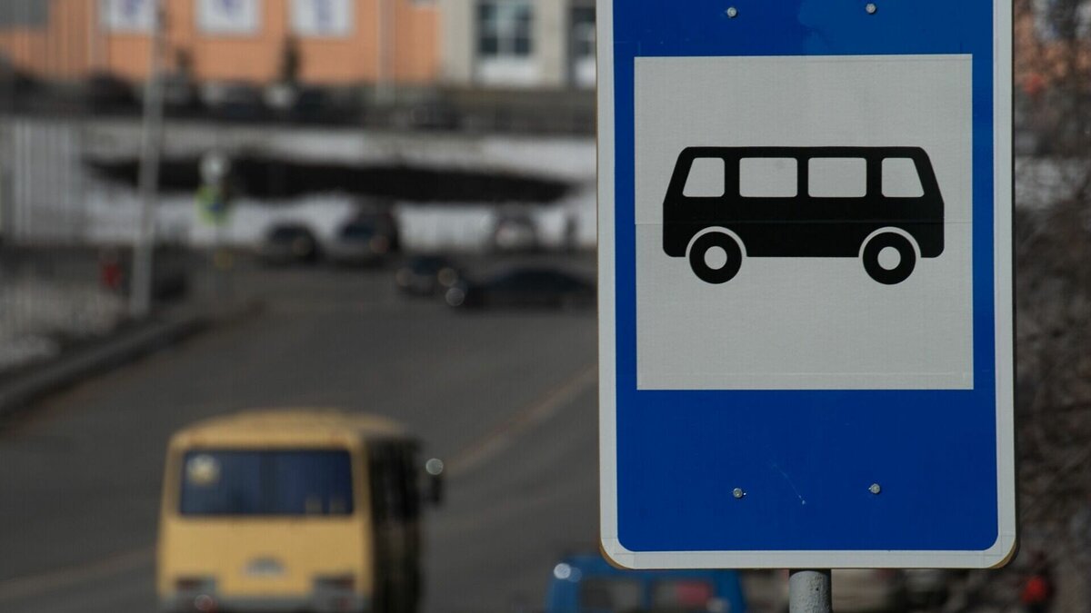     Два водителя сошлись в настоящем бою прямо в салоне автобуса во Владивостоке. Конфликт произошел из-за нарушения ПДД.