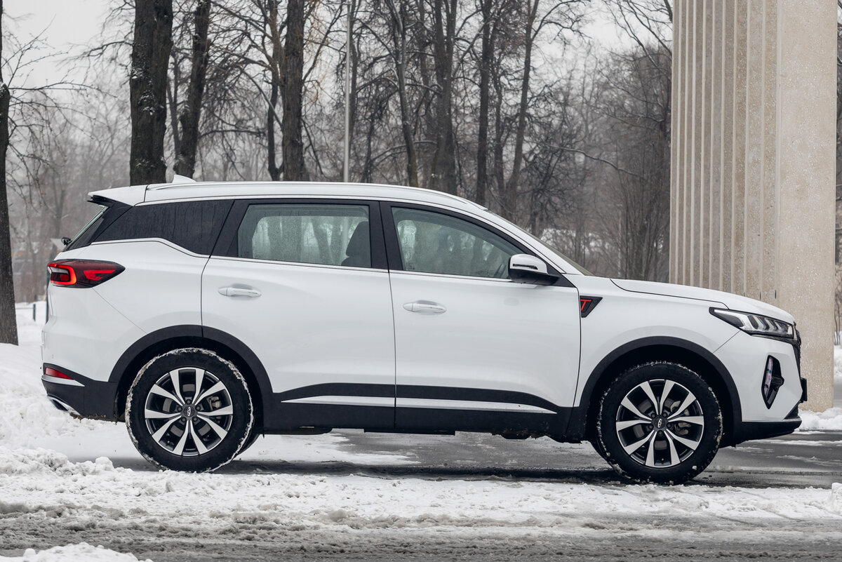    Сбоку Max можно узнать по шильдикам T на передних крыльях   
Вячеслав Крылов