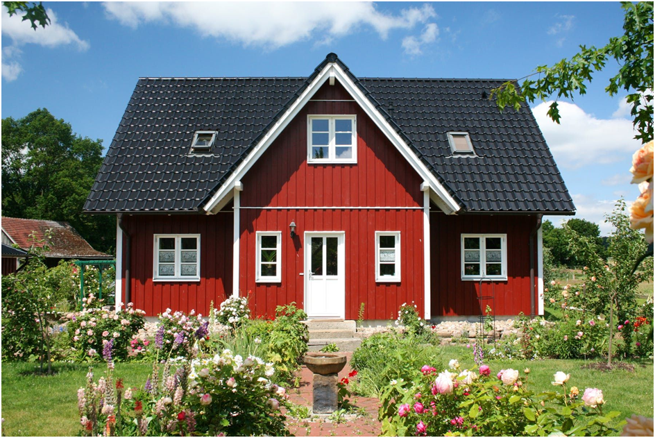 Броский фасад дома: красный в трэнде (Фото)