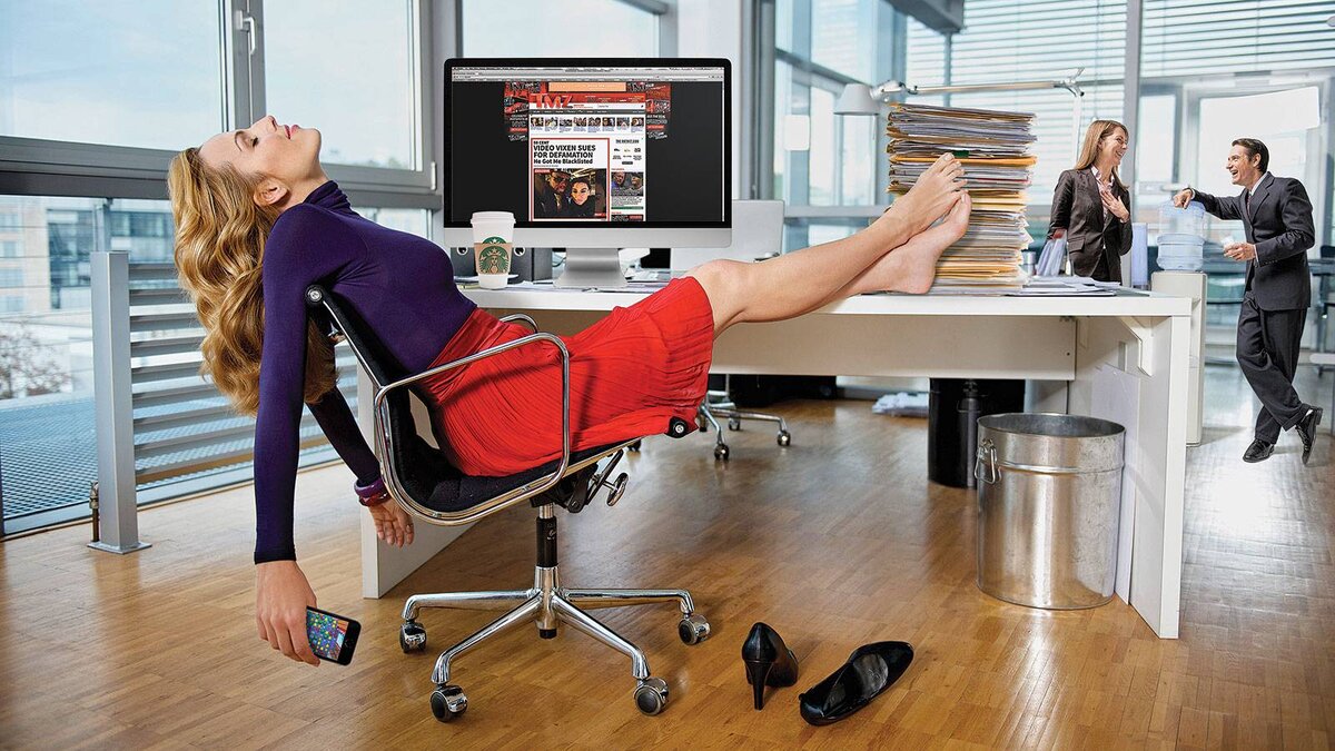 Человек работает без остановки. Человек работает без остановки. Тайм менеджмент юмор. Человек работает без остановки. Отдых от работы.