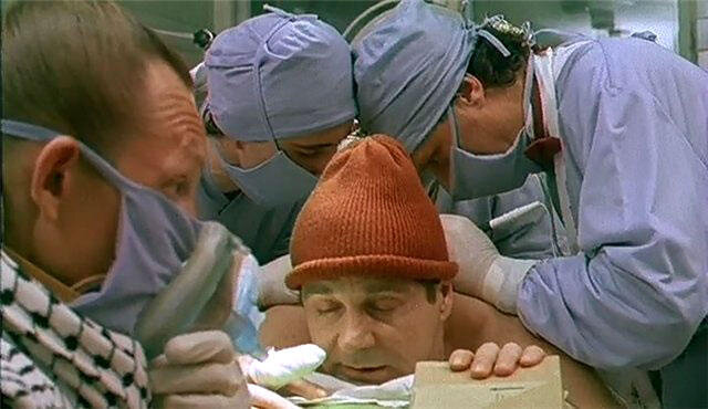 Какой же русский не любит новогодние праздники? И что делать, если Новый год застал вас в самом неподходящем для праздника месте, например, в больнице? Конечно же, праздновать!-2