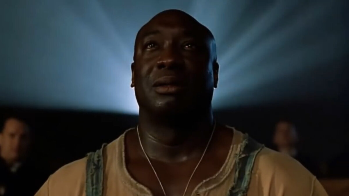 «Зелёная миля» - очень сильная картина и, возможно, самая достойная экранизация произведений Стивена Кинга (по крайней мере, сам Король ужасов считает именно так).-18