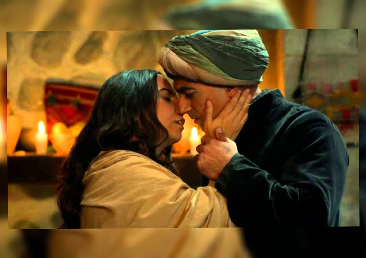 Кадр из сериала "Великолепный век". Главный евнух гарема с возлюбленной