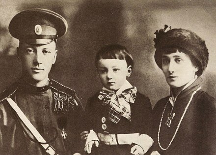 Гумилёв и Ахматова с сыном. Фото 1916 года 