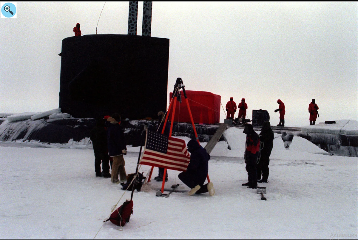 Подводная лодка США в Арктике 