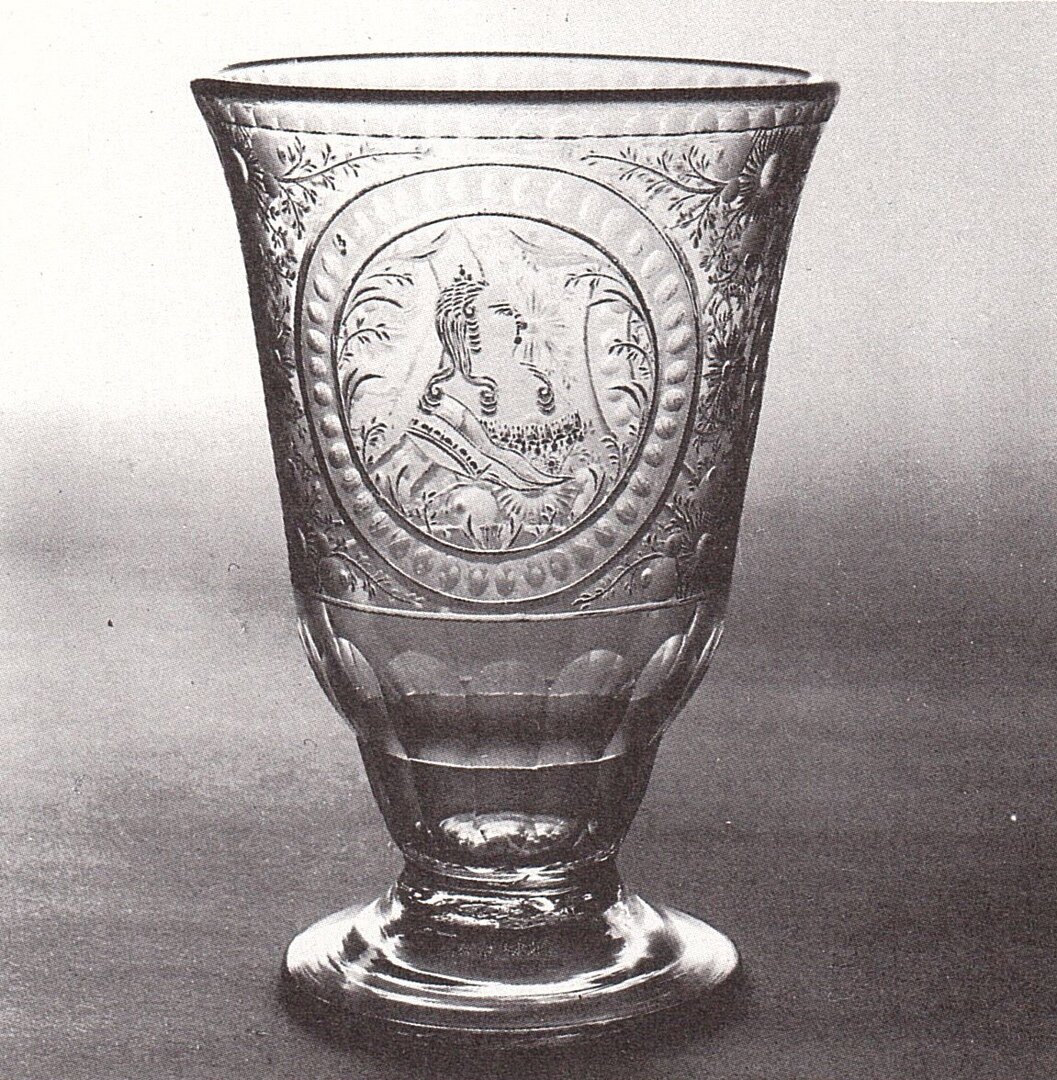 Стопка с изображением Императрицы Елизаветы Петровны.