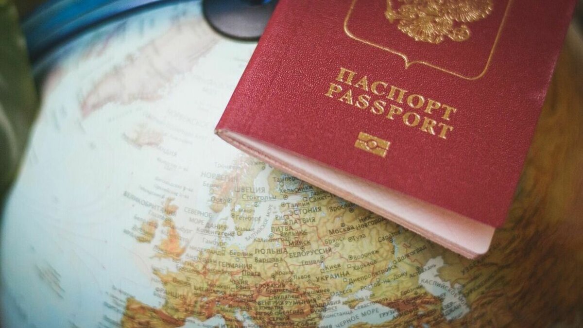     В России возобновили выпуск биометрических загранпаспортов. По данным видеосюжета «Тюменского времени», граждане пока не смогут их получить. Заявления от тюменцев на портале Госуслуги пока не принимаются, доступен только паспорт на 5-летний срок.