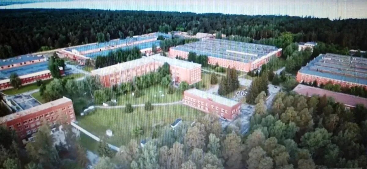 БЭМЗ занимает огромную территорию на берегу Обского моря. Фото: скриншот