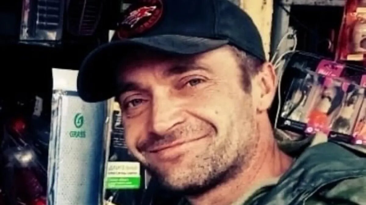 Андрей Ткачев участвовал в ходе СВО, 27 февраля в 2023 году в боях под Авдеевкой эвакуационная группа выносила с поля боя тяжело раненого сапера. Фото: Типичное Шилово/ВКонтакте