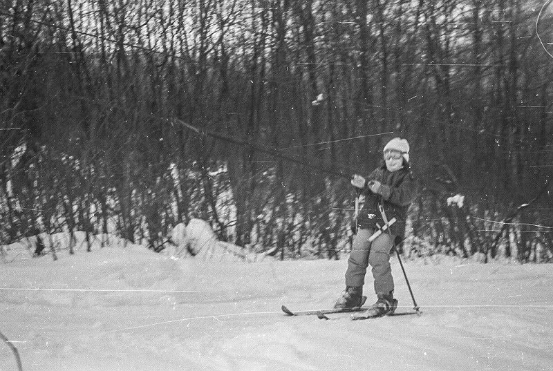 Бугельный подъёмник в подмосковном Манихино, конец 1980-х. Фото: из архива Анны Черниковой.