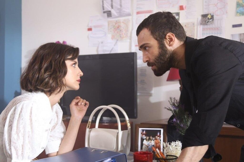      Кадр из сериала "Беда на голову"