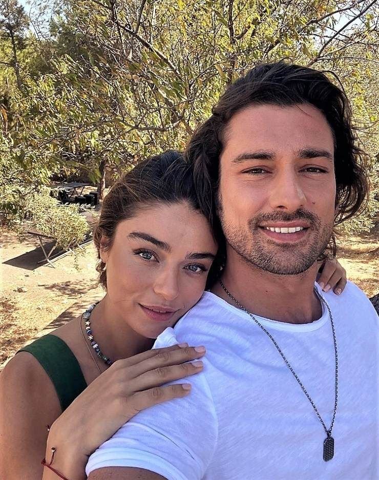      Айча Айшин Туран и Альп Навруз