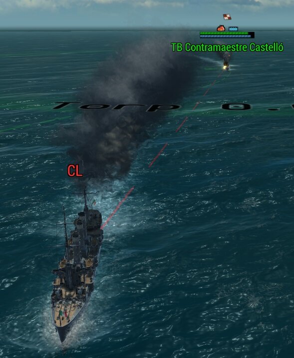 Уходящий итальянский крейсер, а за ним гонится испанский 500 тонный миноносец