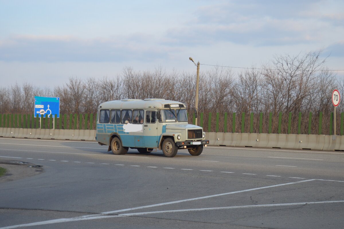 Фото автора. 13.03.2023. КАВЗ с новой облицовкой. Думал что это прошлый век! Ошибался, оказывается жив курилка.