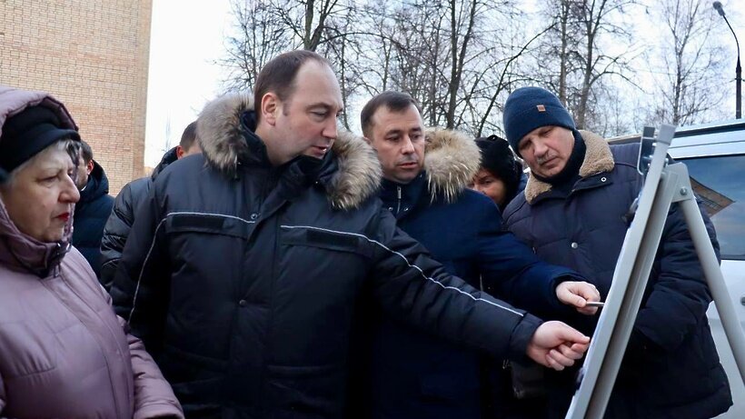    Благоустройство дворовой территории обсудил с жителями Сергей Мужальских © Пресс-служба администрации г.о. Ступино