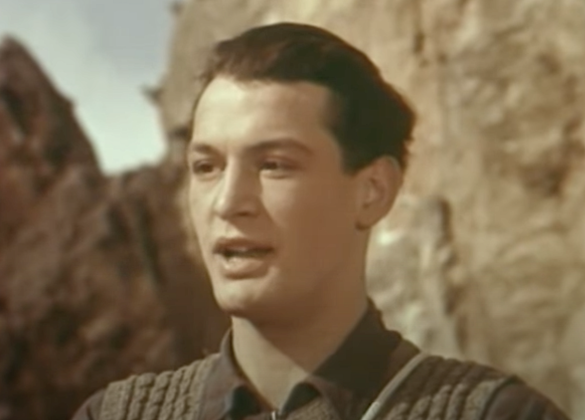 Василий Лановой в фильме "Аттестат зрелости" (снимок с экрана)  