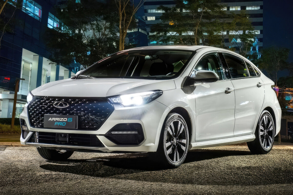 Габариты кузова составляют 4644/1814/1493 мм