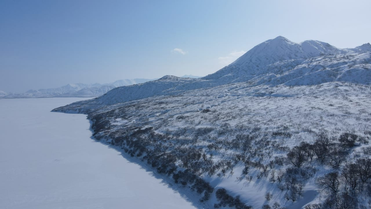 Замерзшее озеро Аракуль Нарын