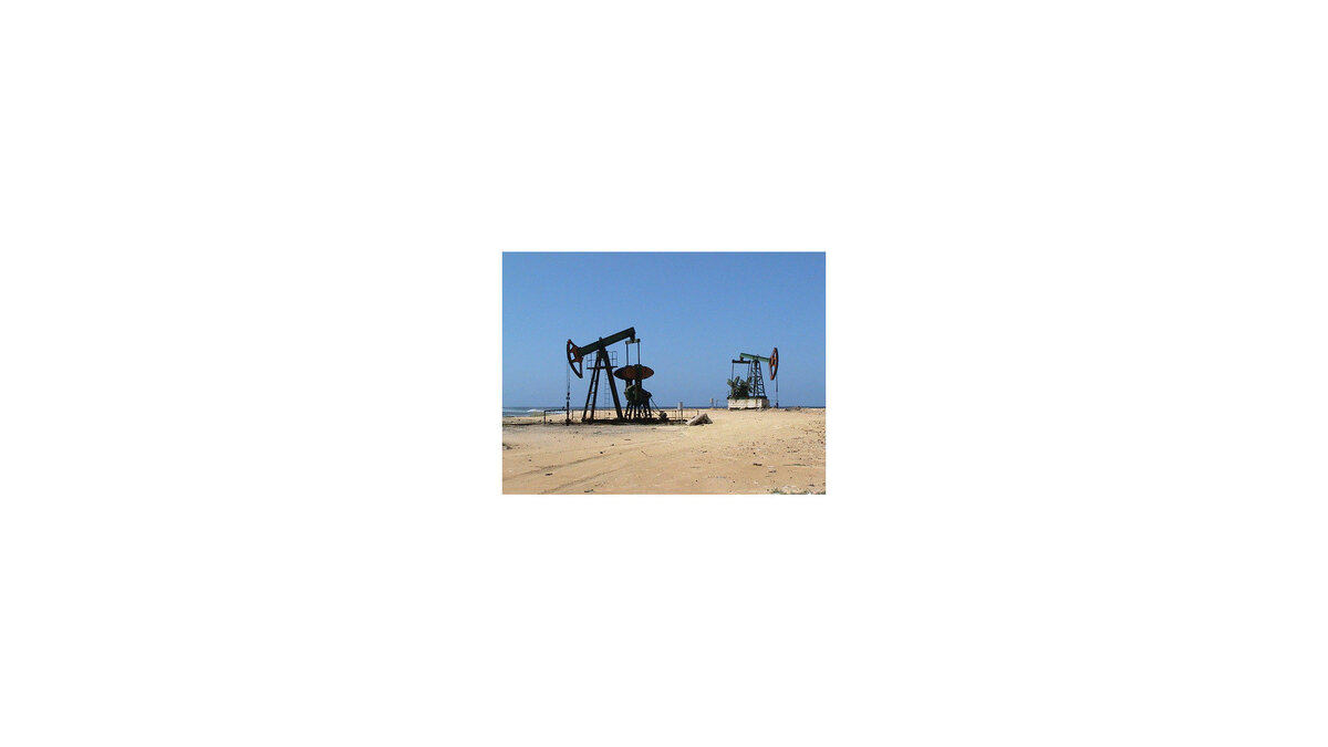    %Добыча нефти недалеко от Гаваны© РИА Новости . Олег Вязьмитинов