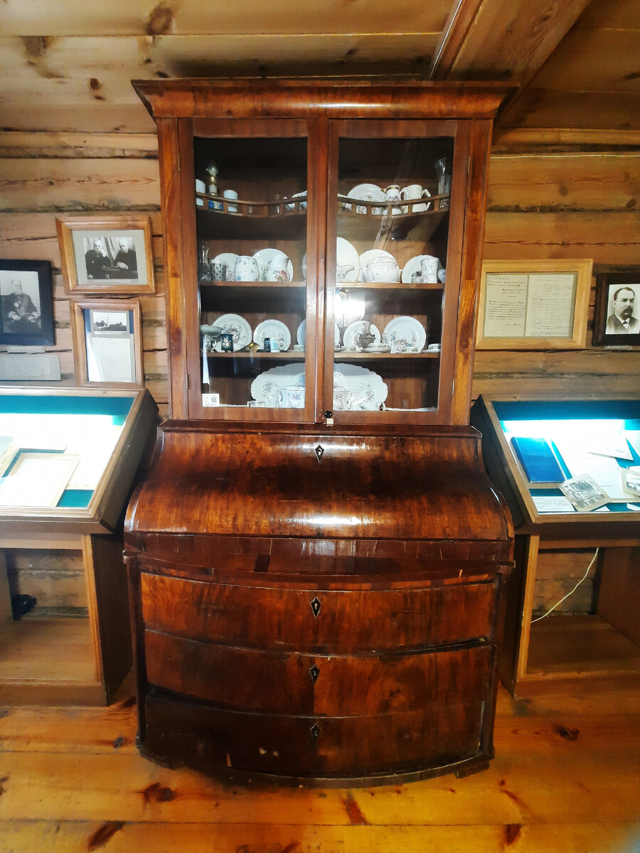 Поставец. Краса и гордость любой обстановки.