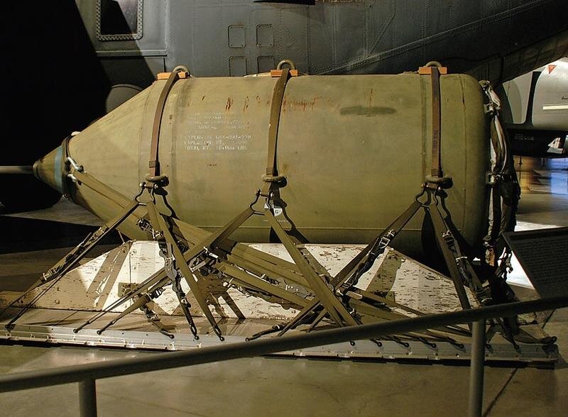    Авиационная вакуумная бомба BLU-82 в Национальном музее Военно-воздушных сил СШАNational Museum of the United States Air Force