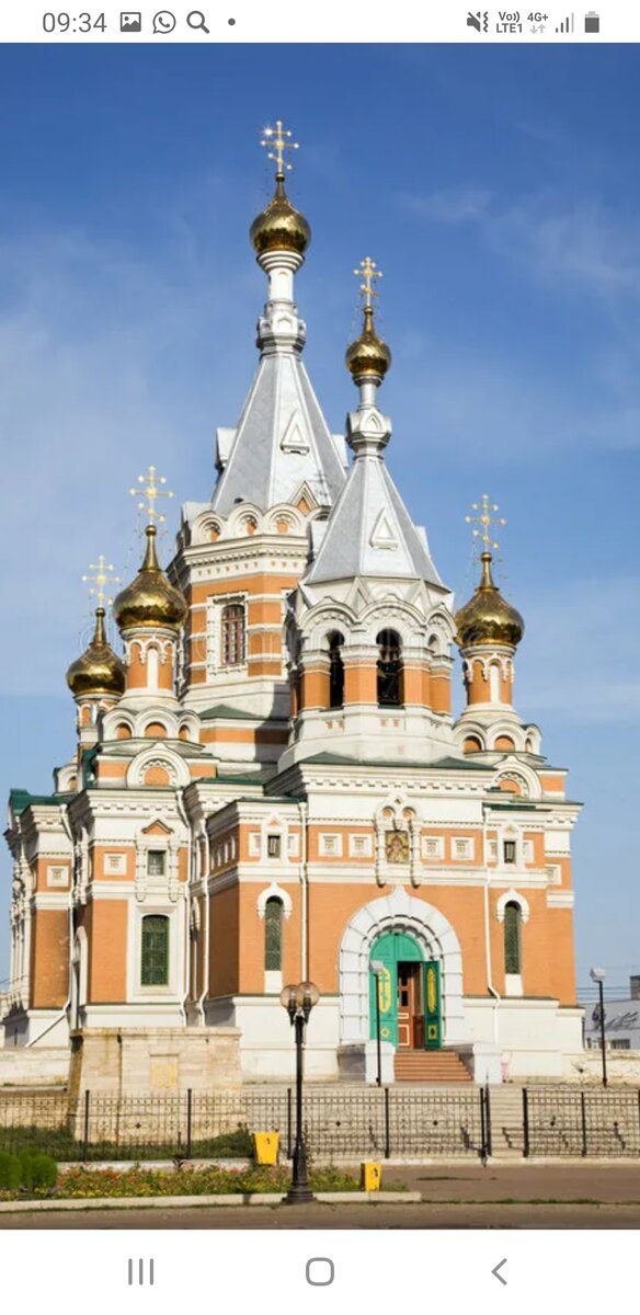 Церковь в центре, моего родного г.Уральска. И я, в ней венчался(в далёком 1993году)