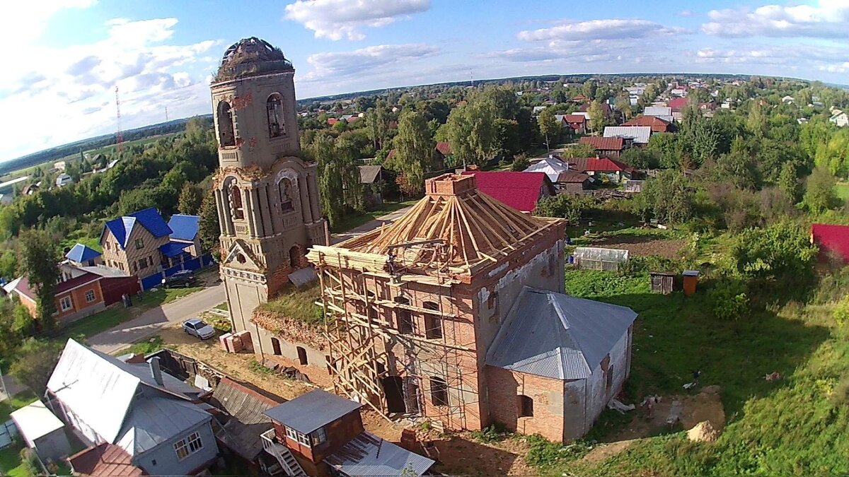      Церковь Вознесения Господня в Елатьме. Идёт восстановление