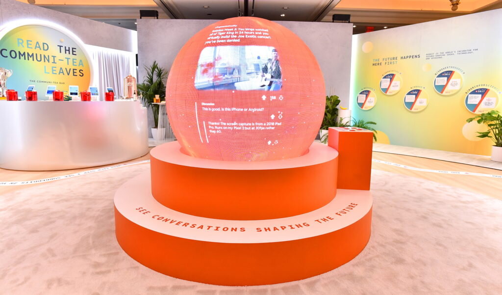 Выставочный стенд "Reddit" на CES 2023. Источник: adweek
