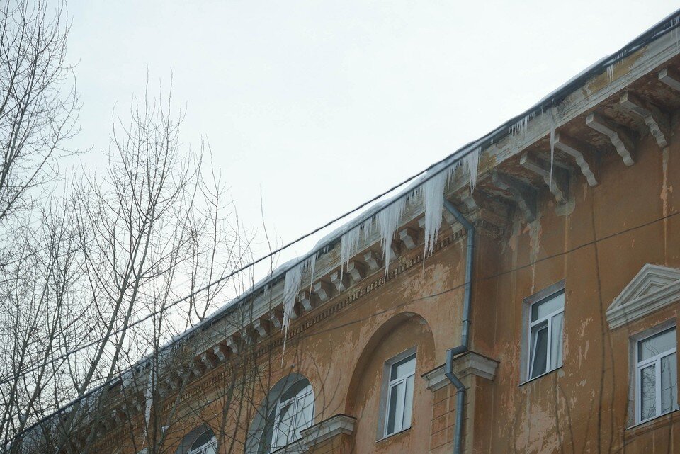     Прокуратуре еще предстоит выяснить откуда произошел сход снега и льда Алексей БУЛАТОВ