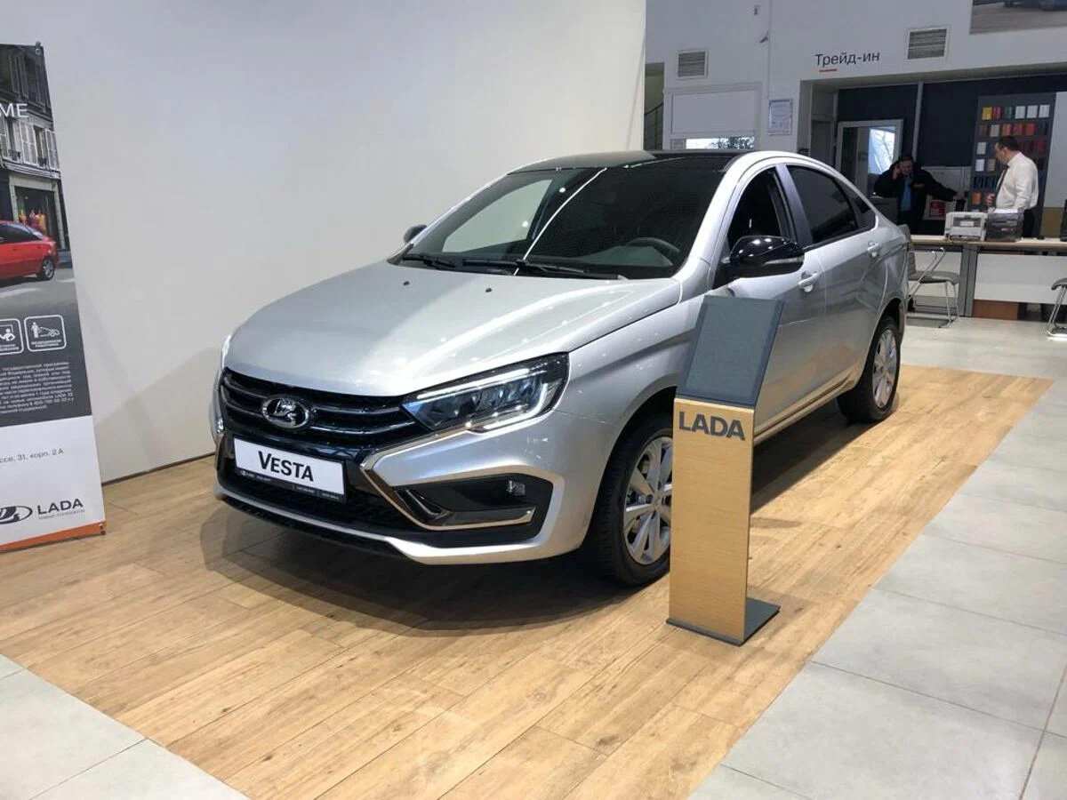 Дилер выставил на продажу совершенно новую Lada Vesta NG производства 2023  года. Но не факт, что автомобиль можно купить | iXBT.com | Дзен