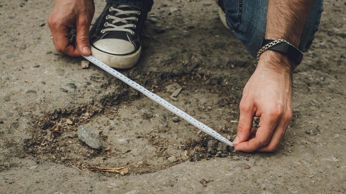     Исполнительный директор ассоциации «Региональный центр общественного контроля ЖКХ» Дмитрий Романов в разговоре с корреспондентом Inkazan рассказал, кто должен ремонтировать ямы на дорогах во дворах.