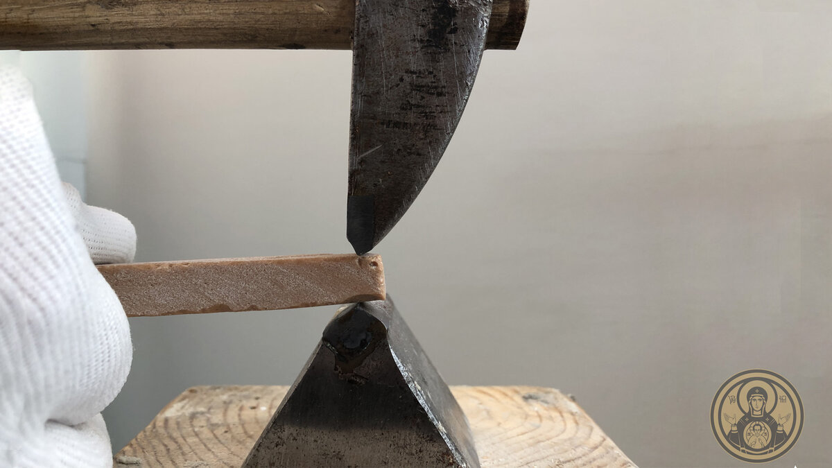 Молоток для колки смальты и зуб