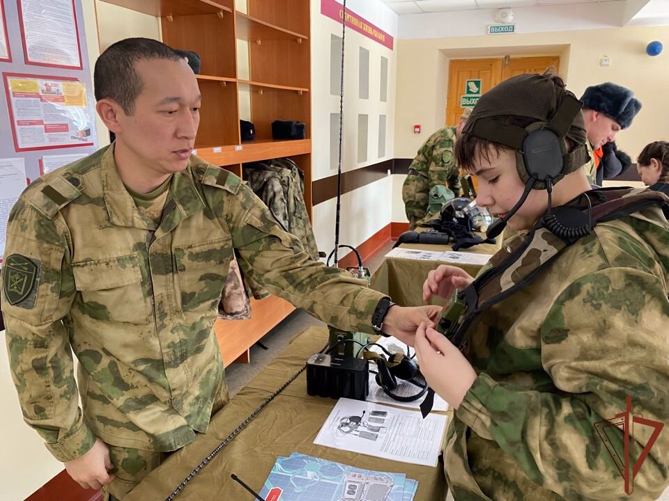 С праздником росгвардии. Спецназ рф собр. Служебный автомобиль охрана росгвардии. Омон фото. Бадалян артур пайлакович росгвардия.