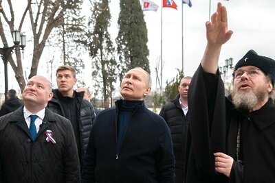    Президент РФ Владимир Путин во время посещения историко-археологического парка «Херсонес Таврический» ©Фото: Анна Садовникова Сайт президента России