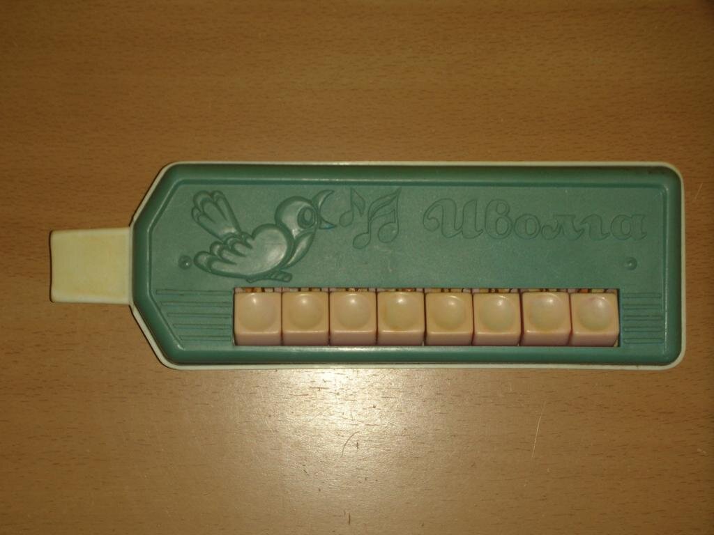 Пусть они были не такими яркими и продвинутыми, но любовь к ним до сих пор объединяет миллионы взрослых, когда-то бывших детьми В Советском союзе игрушки были «заточены» под реалии: не просто...-17