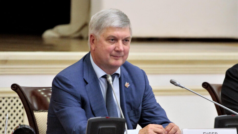 Гусев воронеж фото Александр Гусев поздравил журналистов с 65-летием образования Воронежского отдел