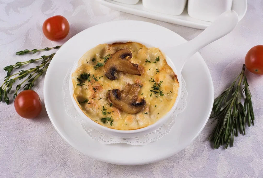 Жюльен с курицей и грибами