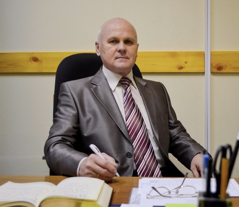 Декан факультета автомобильного сервиса В.А. Хлюпин, кандидат военных наук, профессор