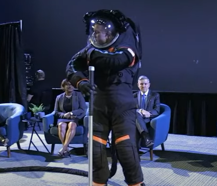 Новый космический костюм NASA