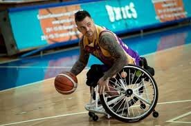 Прекрасный пример того, что в жизни можно много добиться. Преграды - не помеха.