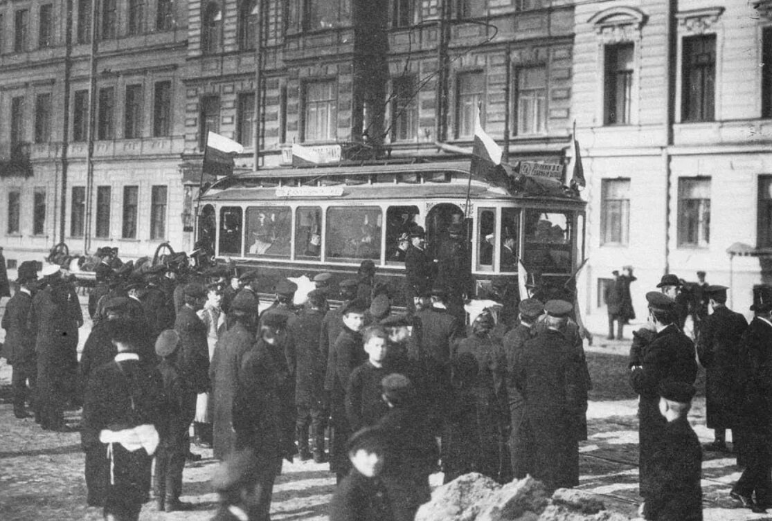 1907 год. Первые трамваи в Петербурге 1907. 1907 Открытие трамвайного движения. 1907 Первая Трамвайная линия Петербург. Открытие трамвайного движения в Петербурге.