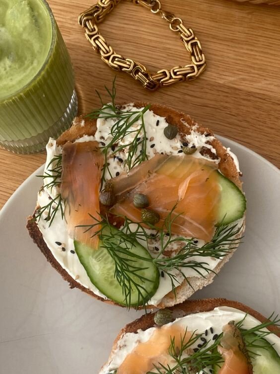     Какие продукты замедляют процесс старения?