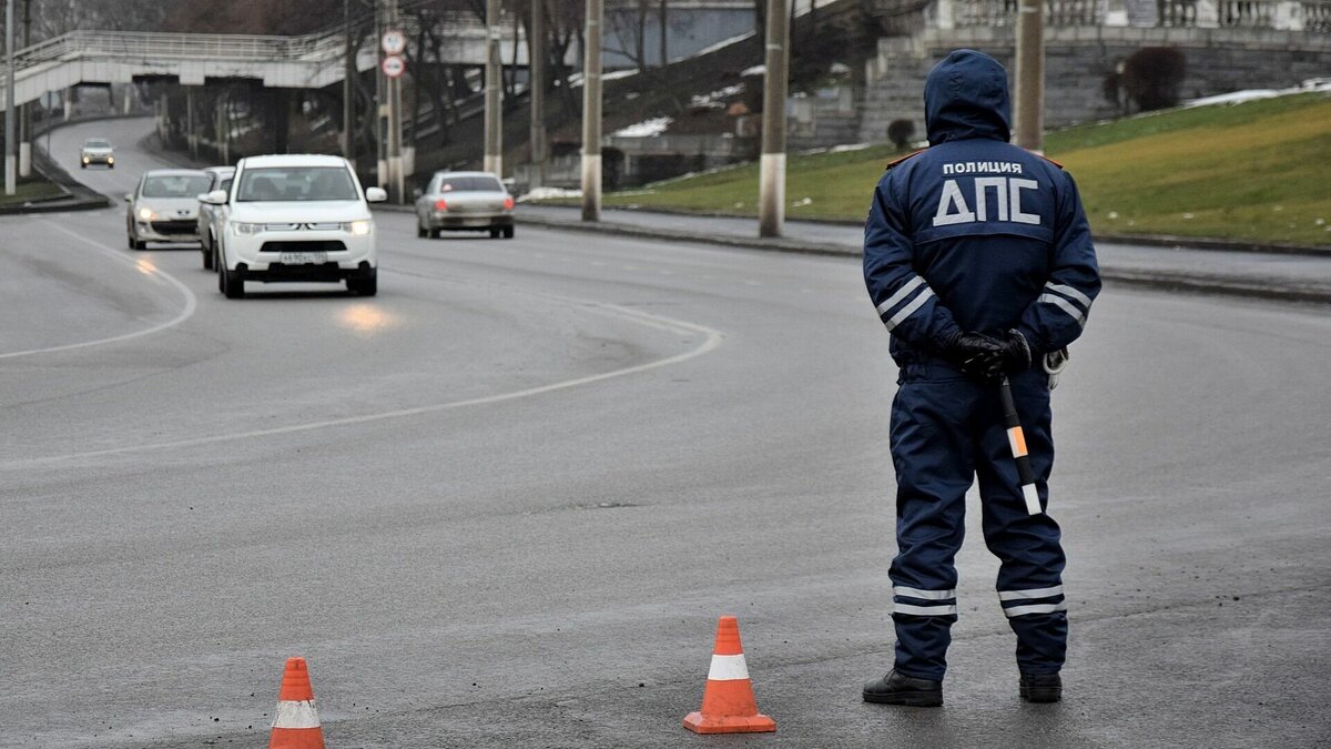     В Городищенском районе Волгоградской области полицейские бросились в погоню за пьяным водителем на машине без госномеров, сообщает региональное ГУ МВД. Во время преследования своими маневрами он создавал опасность для других участников движения.